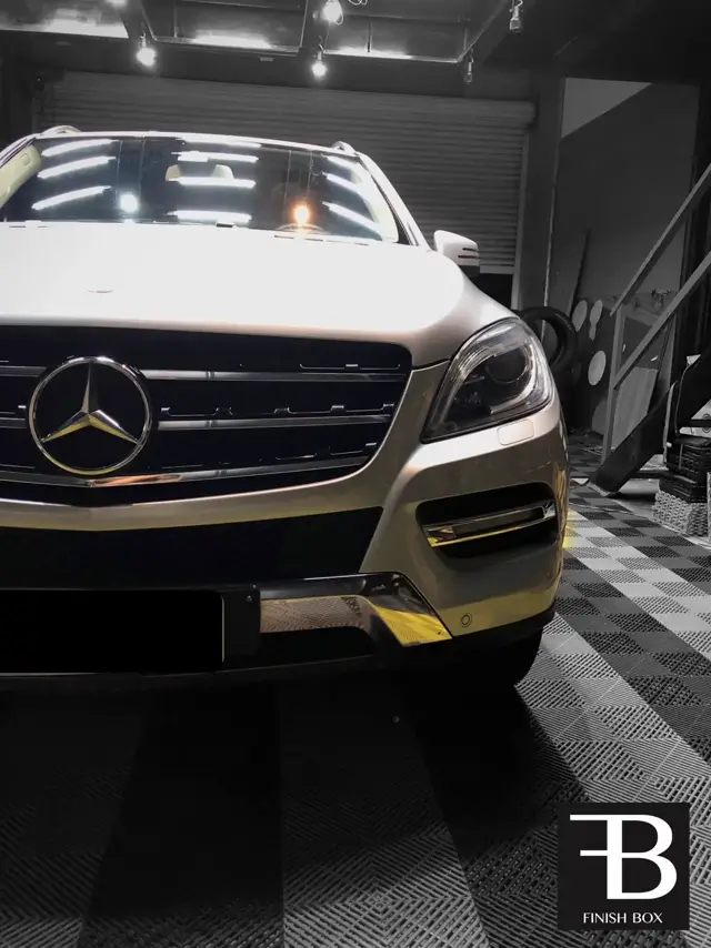 Mercedes-Benz bege